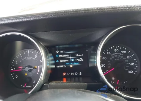 2022 Ford Mustang z USA, uszkodzony, nr VIN 1FATP8UH5N5124613